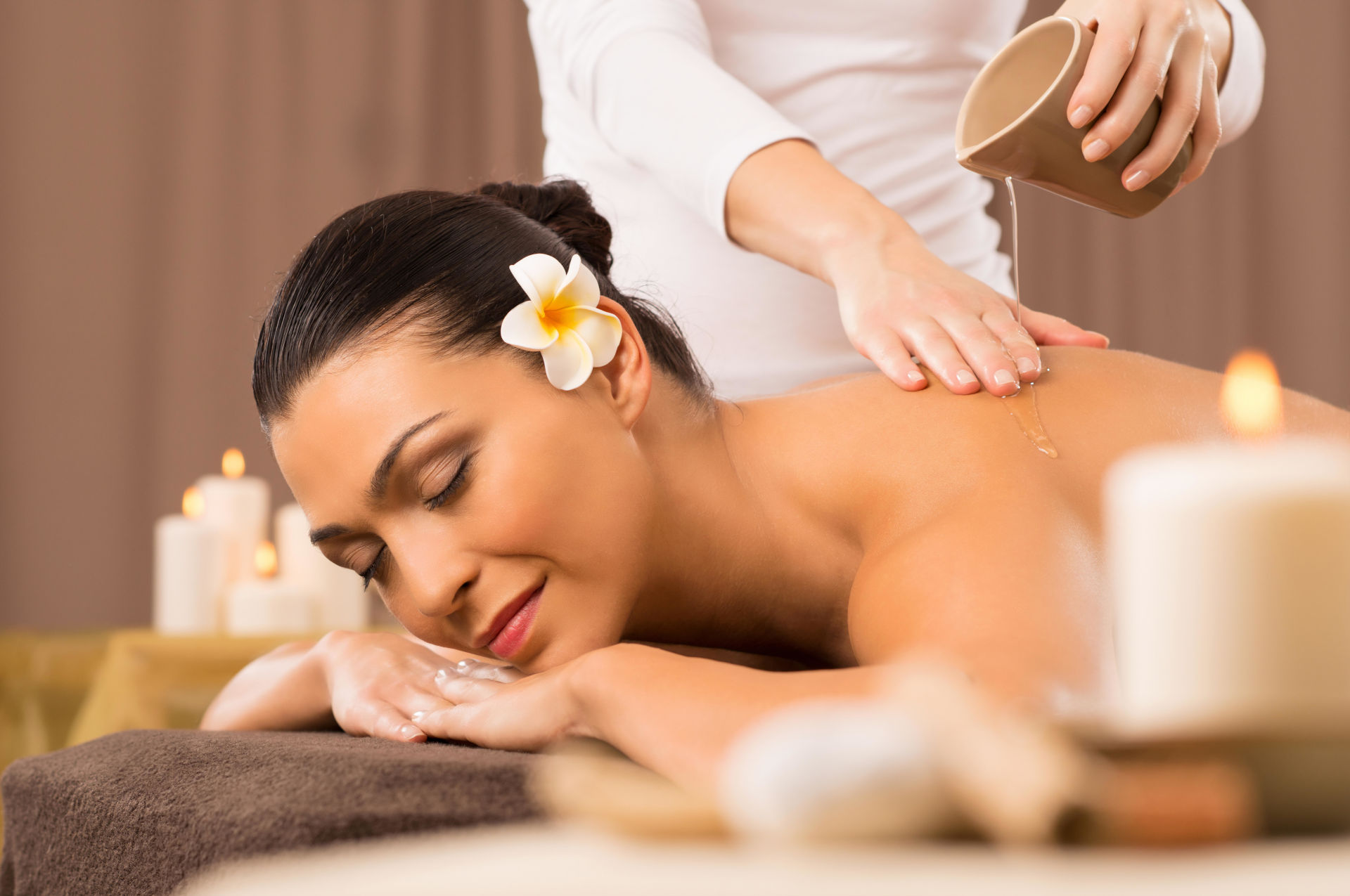 Hot Candle Massage mit Duftwahl